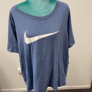 Nike womens shirt Nwt